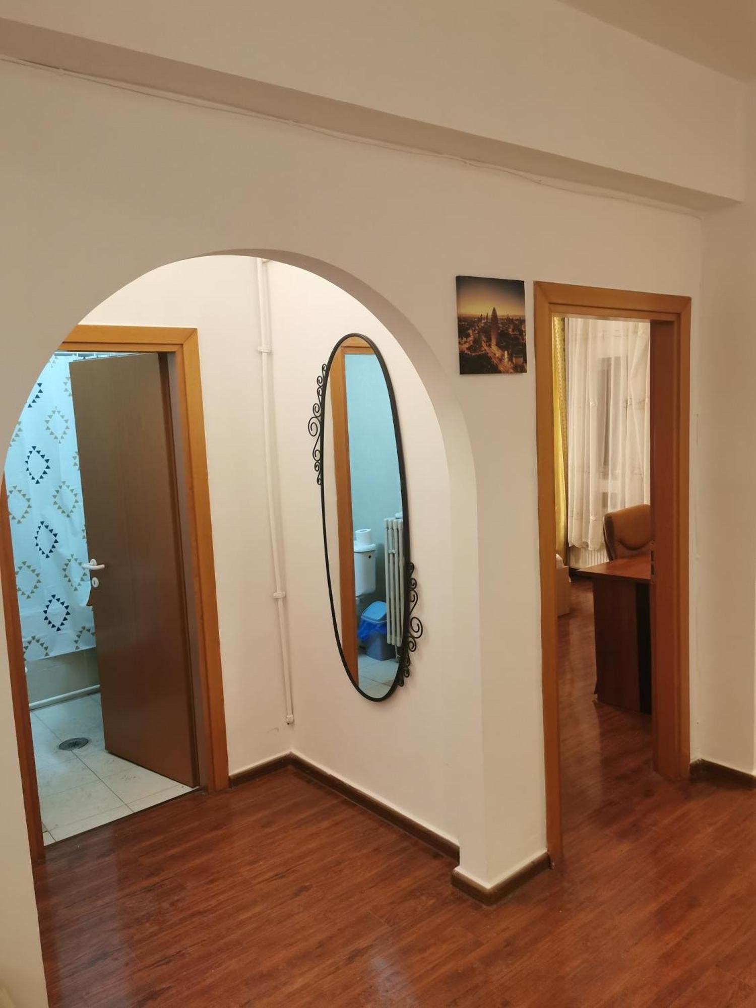 Old Center Apartament Бухарест Екстер'єр фото